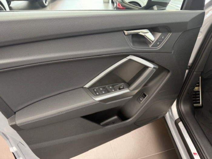 Audi Q3 Advanced 35 TFSI Stronic na operativní leasing