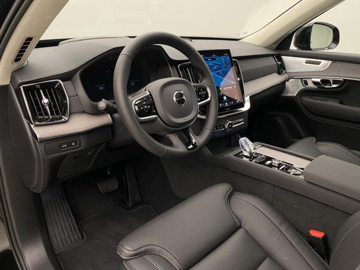 Volvo XC90 T8 AWD Plug-in DARK ULTRA na operativní leasing