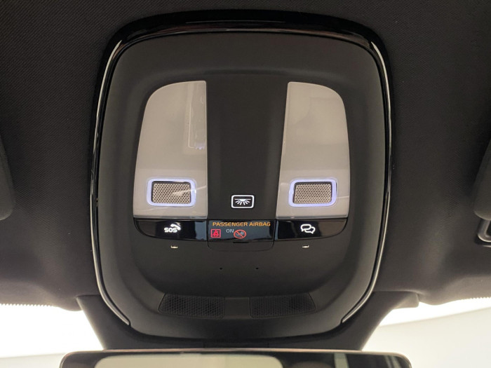 Volvo XC90 T8 AWD Plug-in DARK PLUS 7m na operativní leasing