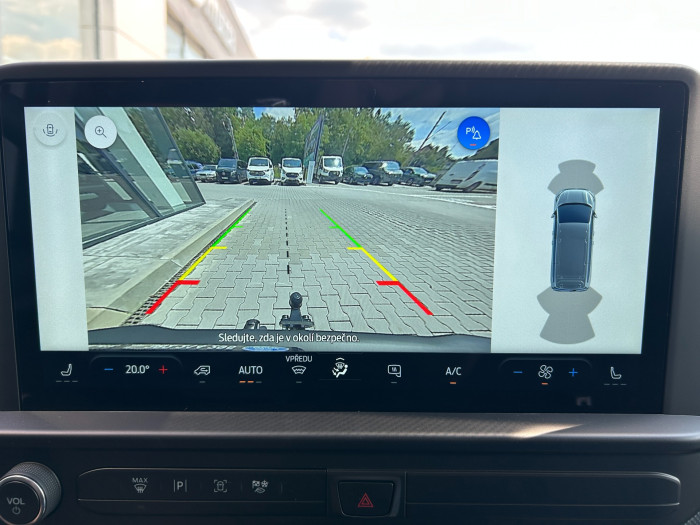 Custom 64kWh 100kW Trend 340 L1H1 na operativní leasing