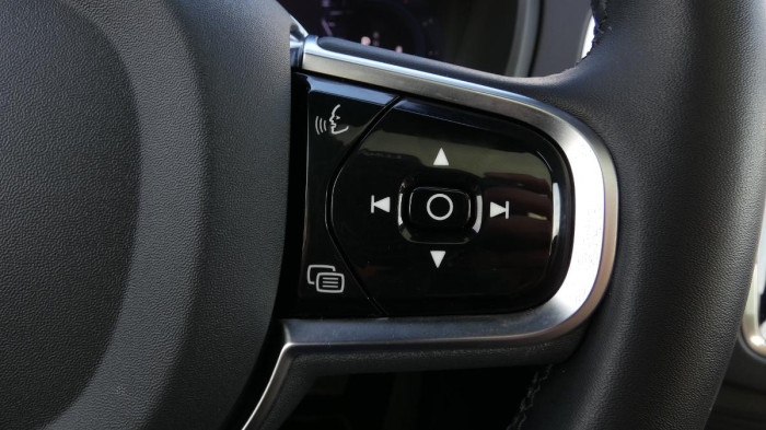 Volvo XC90 B5 AWD Plus Bright 7 míst na operativní leasing