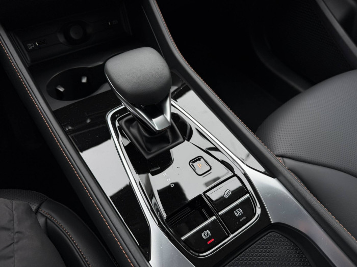 MG HS EXCLUSIVE HEV 1,5TGI / 165kW na operativní leasing