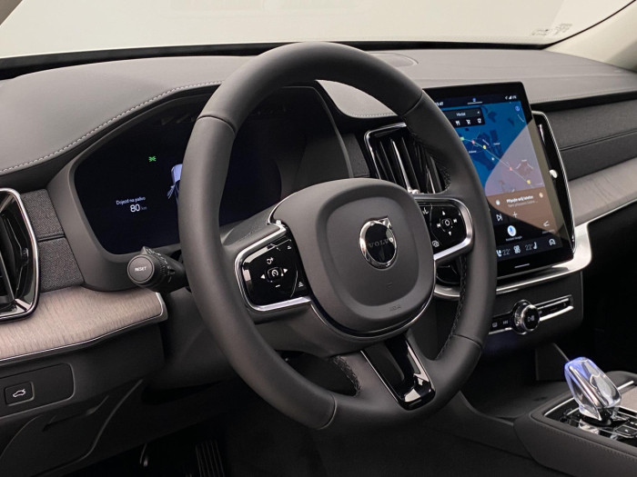 Volvo XC90 B5 AWD AUT DARK PLUS 7míst na operativní leasing