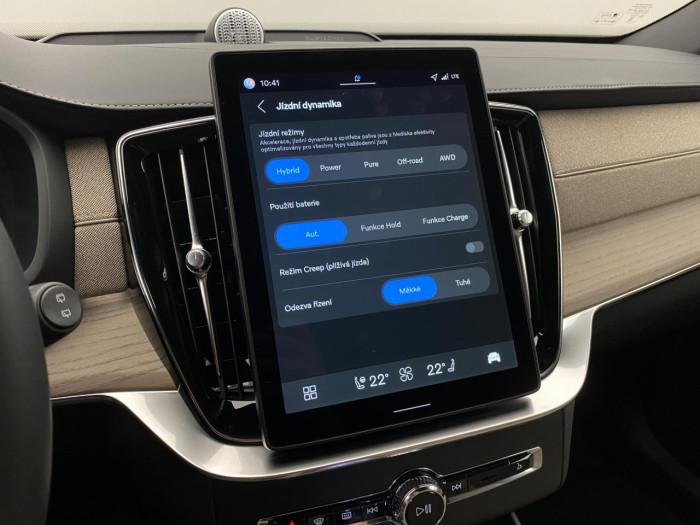 Volvo XC90 T8 AWD Plug-in DARK PLUS 7m na operativní leasing