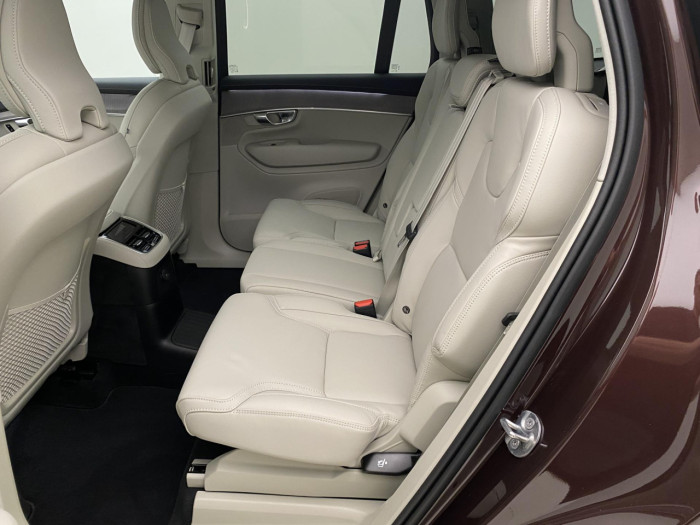 Volvo XC90 T8 AWD Plug-in BRIGHT PLUS 7m na operativní leasing