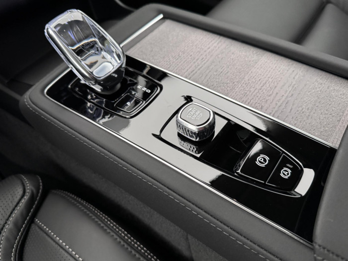 Volvo XC90 B5 AWD AUT BRIGHT ULTRA 7-míst na operativní leasing
