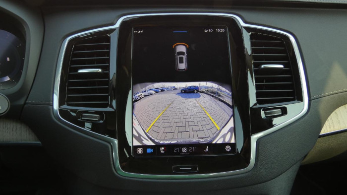 Volvo XC90 B5 AWD Ultimate Bright 7 míst na operativní leasing