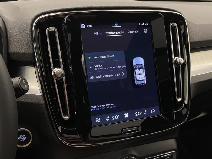 Volvo XC40 B3 AUT DARK PLUS na operativní leasing