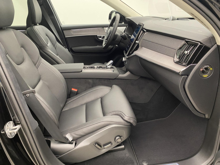 Volvo XC90 T8 AWD Plug-in DARK ULTRA na operativní leasing