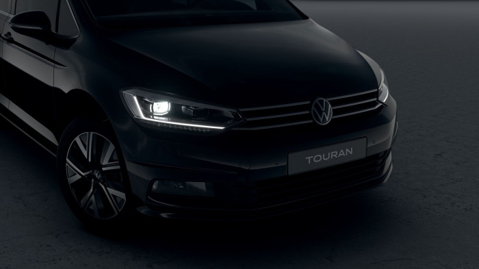 Volkswagen Touran People 1,5 TSI 110 kW EVO2 7DSG na operativní leasing