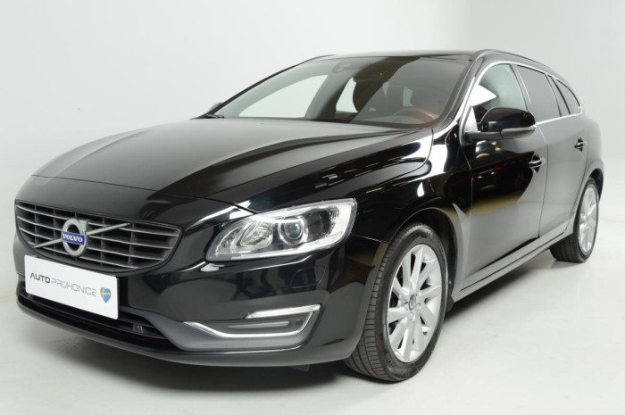 Volvo V60 D2 MOMENTUM REZERVACE na operativní leasing