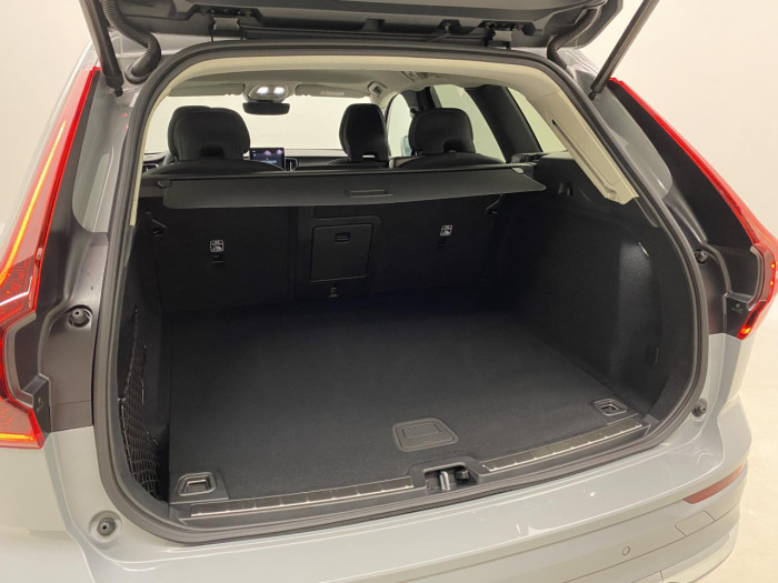 Volvo XC60 B5 AWD AUT BRIGHT PLUS na operativní leasing