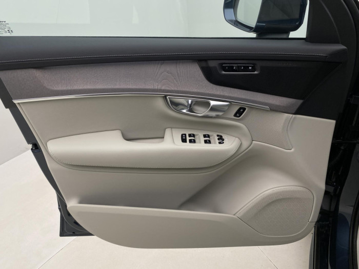 Volvo XC90 B5 AWD AUT BRIGHT PLUS 7míst na operativní leasing