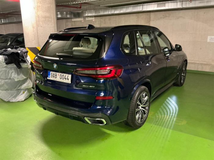 BMW X5 xDrive 40i M Sport na operativní leasing