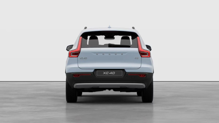 Volvo XC40 B3 AUT ESSENTIAL na operativní leasing