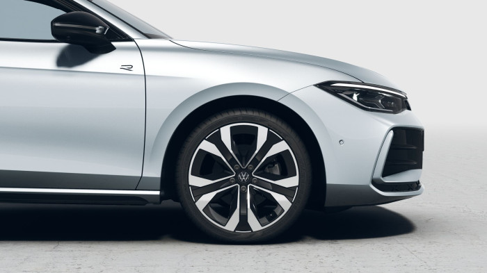 Volkswagen Passat R-Line People 2,0 TDI 110 kW na operativní leasing