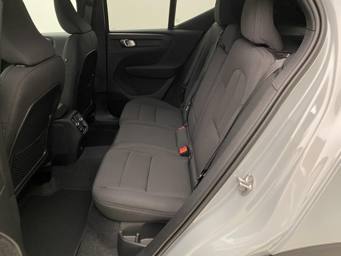 Volvo EX40 SINGLE MOTOR ELETRIC PLUS na operativní leasing