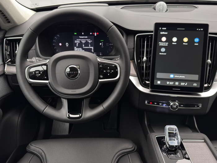 Volvo XC90 T8 AWD Plug-in ULTRA DARK 7m na operativní leasing