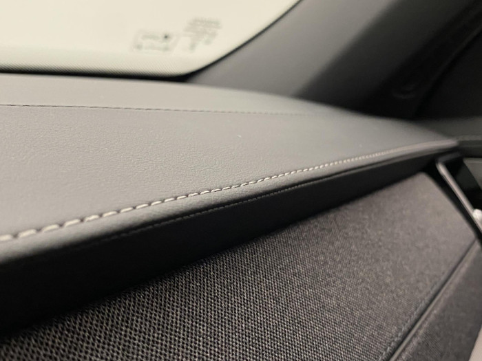 Volvo XC90 B5 AWD BLACK EDITION PLUS 7 na operativní leasing