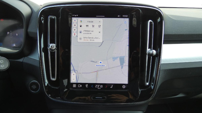 Volvo XC40 B3 mHEV Plus Dark aut. na operativní leasing