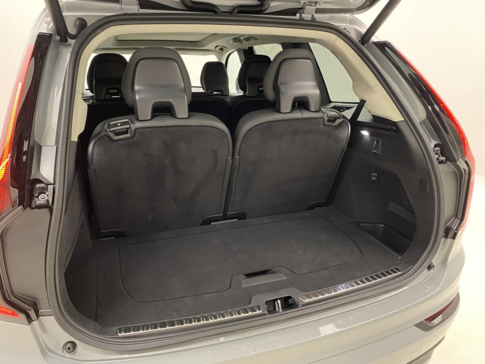 Volvo XC90 B5 AWD AUT DARK PLUS 7míst na operativní leasing