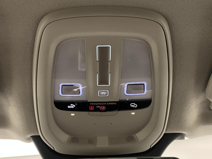 Volvo XC90 T8 AWD Plug-in DARK ULTRA na operativní leasing