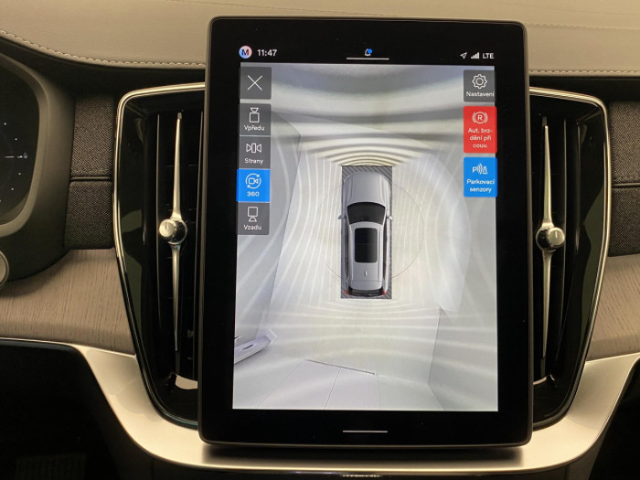 Volvo XC90 T8 AWD Plug-in DARK PLUS 7m na operativní leasing