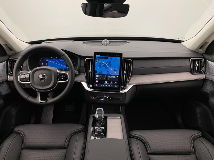 Volvo XC90 T8 AWD Plug-in DARK ULTRA na operativní leasing