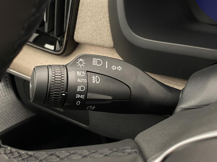 Volvo XC90 B5 AWD AUT DARK PLUS 7míst na operativní leasing