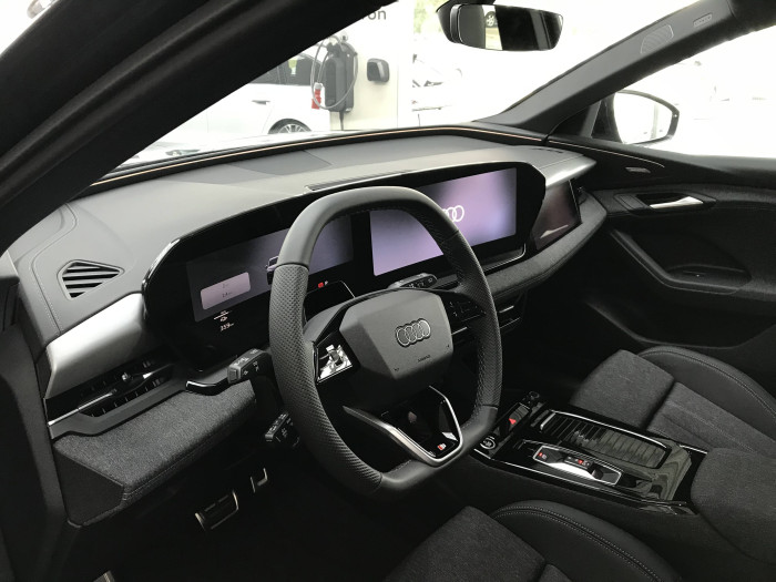 Audi Q6 SUV e-tron quattro 100kWh  / 315kW na operativní leasing