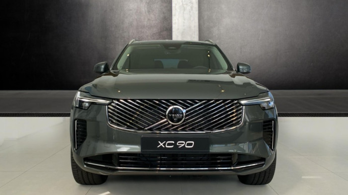 Volvo XC90 PLUS BRIGHT, B5 AWD, 184+10 kW / 250+14 HP na operativní leasing