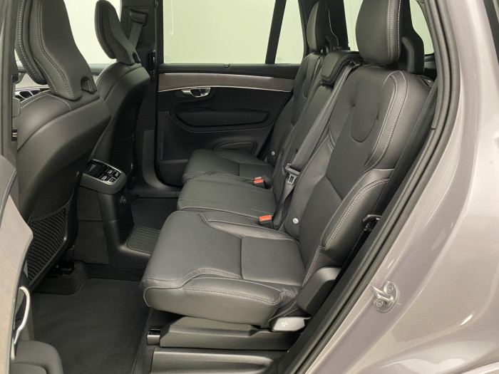 Volvo XC90 T8 AWD Plug-in BRIGHT PLUS 7m na operativní leasing
