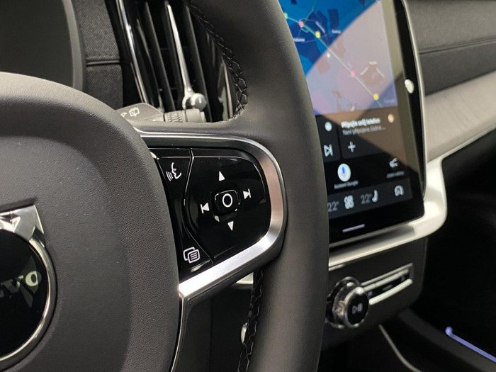 Volvo XC90 B5 AWD AUT DARK PLUS 7míst na operativní leasing