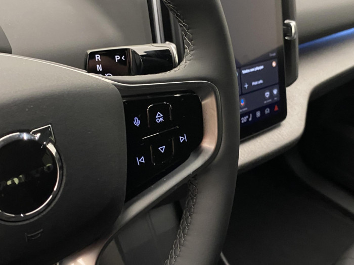 Volvo EX30 P5 LONG RANGE ELETRIC PLUS na operativní leasing