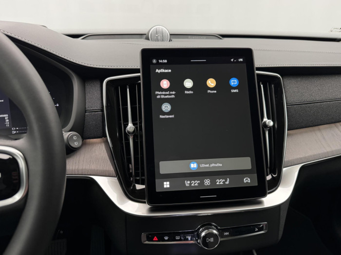Volvo XC90 T8 AWD Plug-in ULTRA DARK 7m na operativní leasing