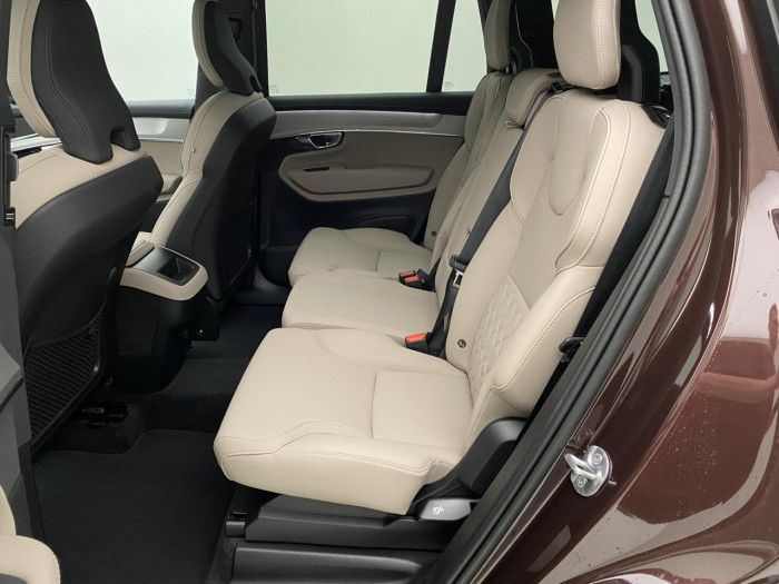 Volvo XC90 B5 AWD AUT CORE 7míst na operativní leasing