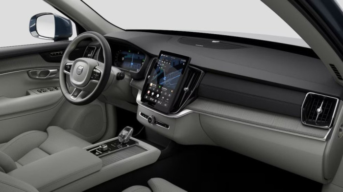 Volvo XC90 PLUS BRIGHT, T8 AWD, 184+115 kW / 250+156 HP na operativní leasing