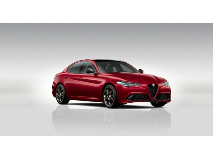 Alfa Romeo Giulia 2.0T 280k AT8 ZF Q4 4x4 Intensa *024* na operativní leasing