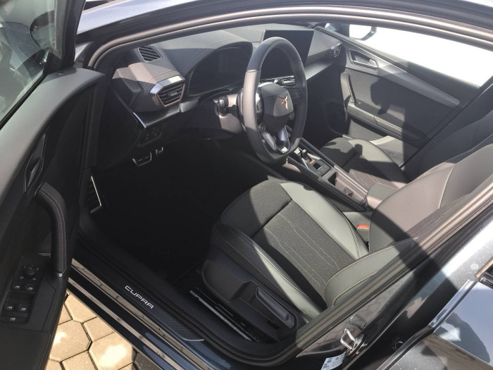 CUPRA Leon Sportstourer DSG 1,5 eTSI / 110kW na operativní leasing