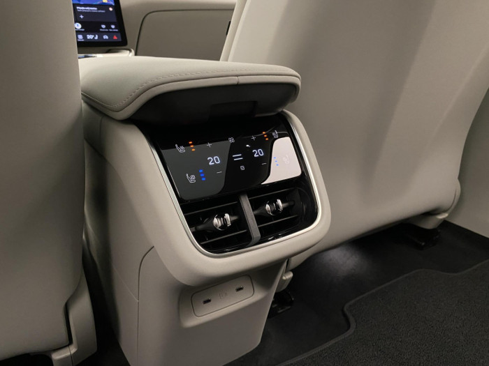 Volvo ES90 PURE ELECTRIC EXT.SINGLE ULTRA na operativní leasing