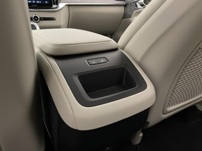 Volvo XC90 B5 AWD AUT BRIGHT PLUS 7míst na operativní leasing