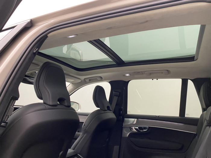 Volvo XC90 T8 AWD Plug-in BRIGHT ULTRA na operativní leasing