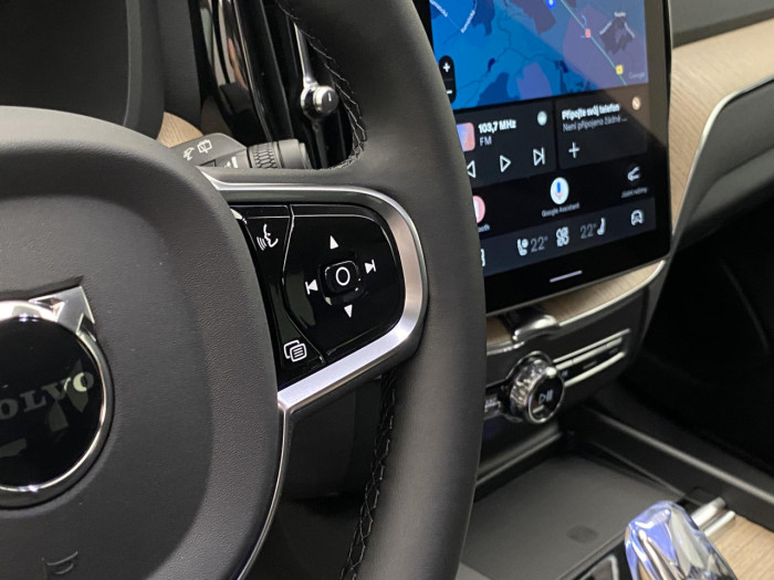 Volvo XC60 B5 AWD AUT BRIGHT PLUS na operativní leasing