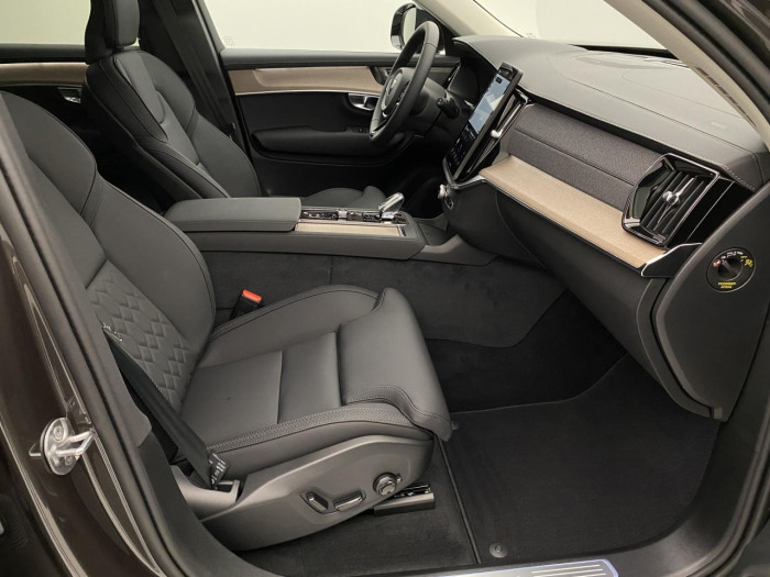 Volvo XC90 T8 AWD RECHARGE DARK PLUS 7m na operativní leasing