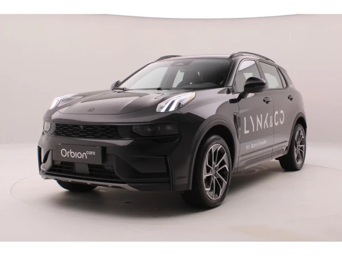 Lynk & Co 01 CORE PHEV na operativní leasing