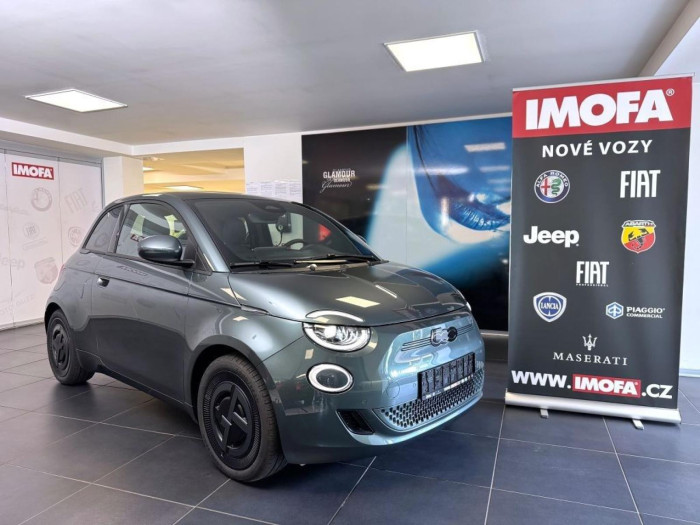 Fiat 500e BEV Giorgio Armani 320km 42 kWh 118k *231* na operativní leasing