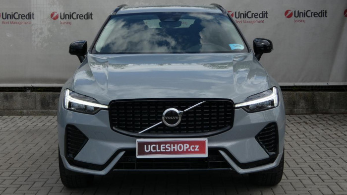 Volvo XC60 B4 mHEV AWD Plus Dark na operativní leasing