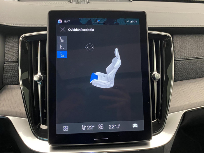 Volvo XC90 T8 AWD Plug-in DARK PLUS 7m na operativní leasing