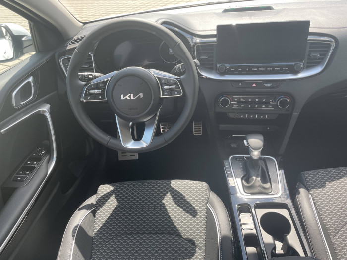 KIA Ceed SW CD PHEV PREMIUM 6DCT 1,6 GDi / 103kW na operativní leasing
