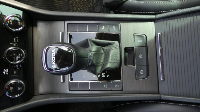 Škoda Superb Combi 1.5 TSI DSG Style na operativní leasing
